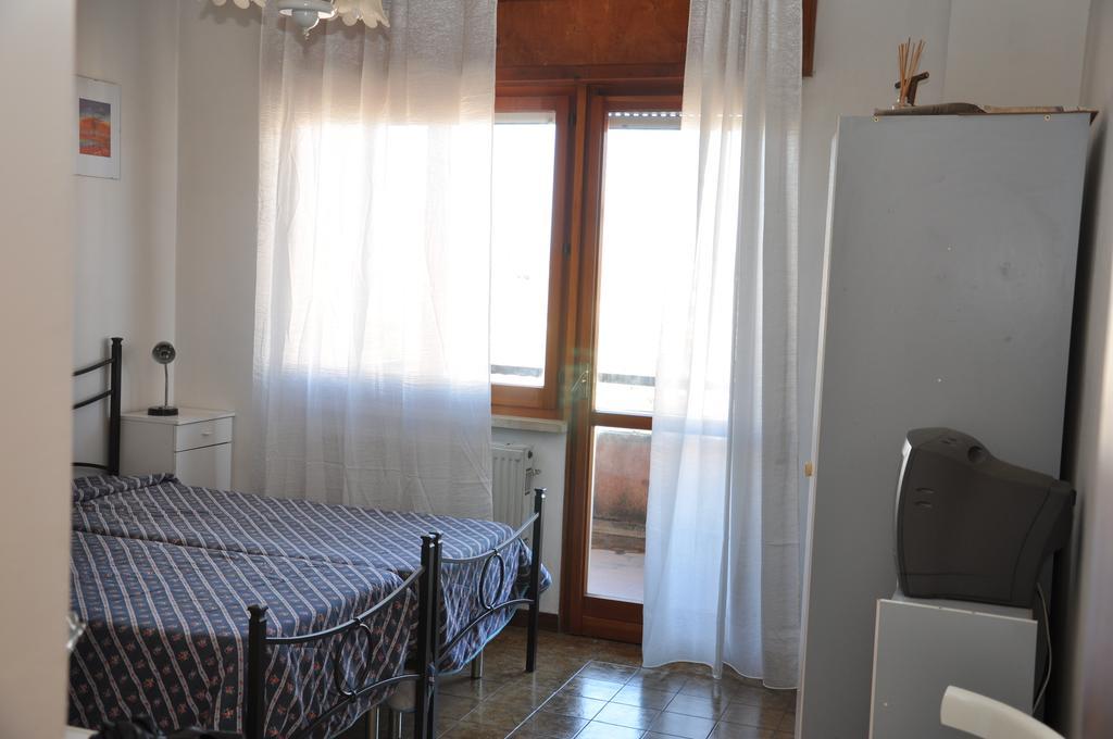 Giangurgolo B&B เรนเด ห้อง รูปภาพ